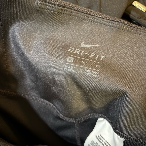 Nike Dry-Fit Women’s Leggings - Picture 2 of 5